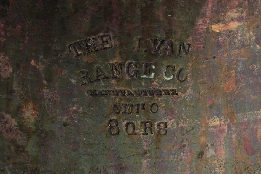 John Van Range Co. of Cincinnati Antique Copper 8 Quart Saucepot, 19th Century