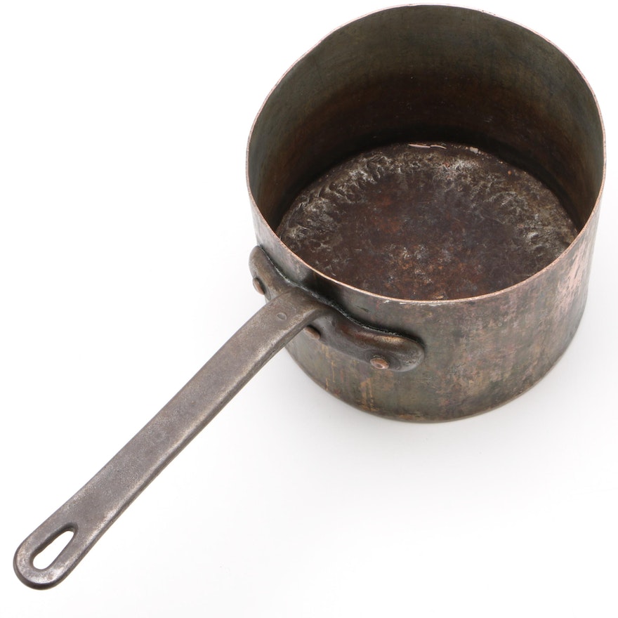 John Van Range Co. of Cincinnati Antique Copper 8 Quart Saucepot, 19th Century