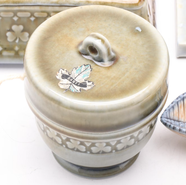 Antique Irish Majolica Clover Round Keepsake Box