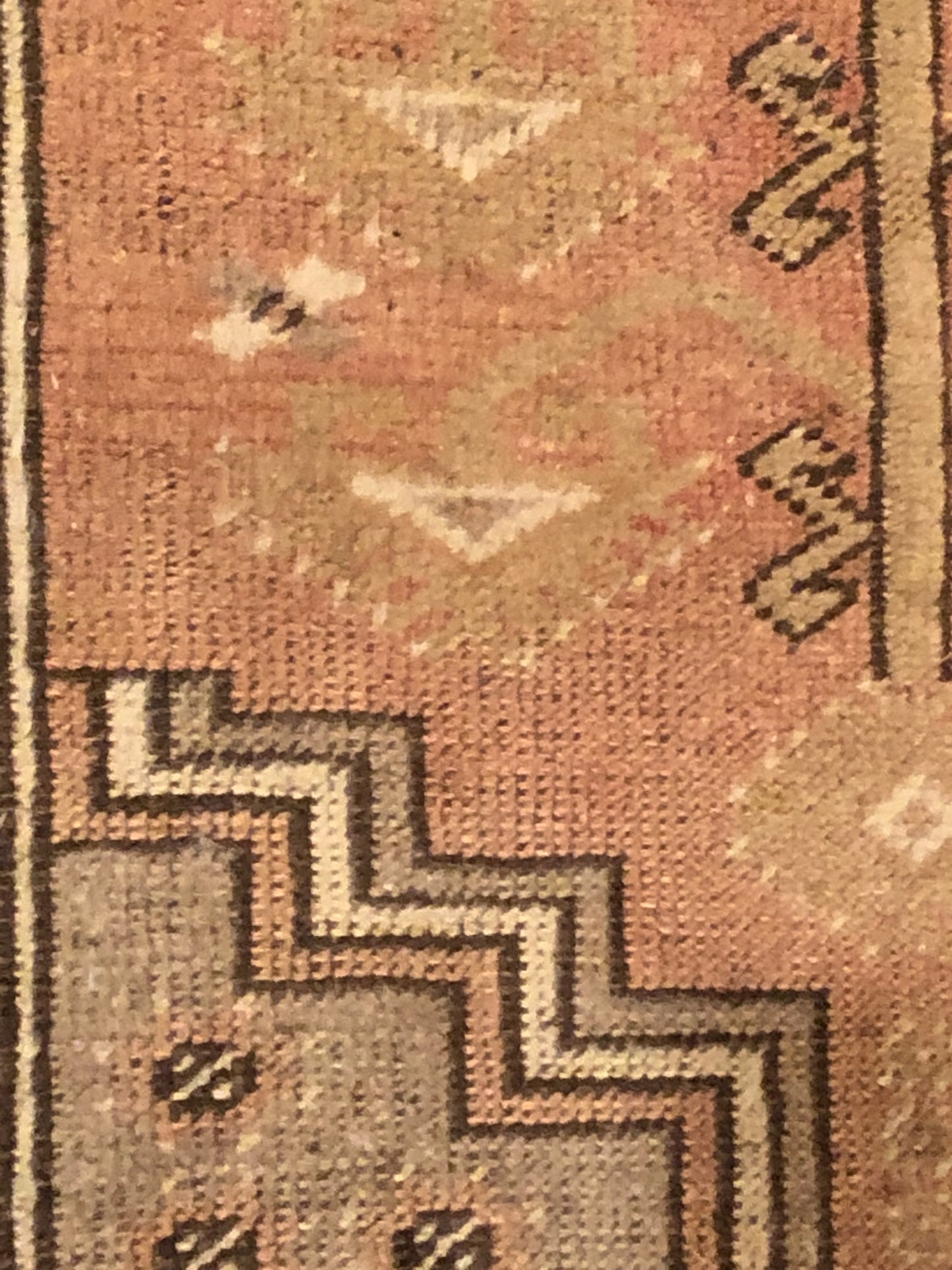 Oushak Rug 2'6" x 3'8"