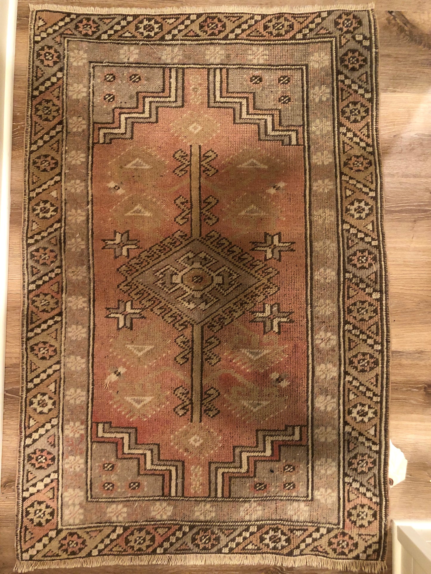 Oushak Rug 2'6" x 3'8"