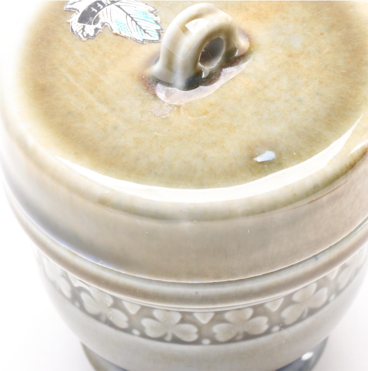 Antique Irish Majolica Clover Round Keepsake Box